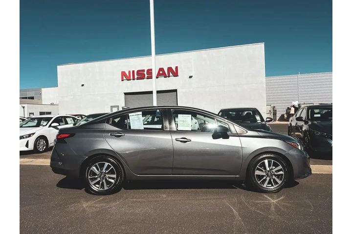 $15937 : Nissan Versa 2023 SV 4dr Sed image 6