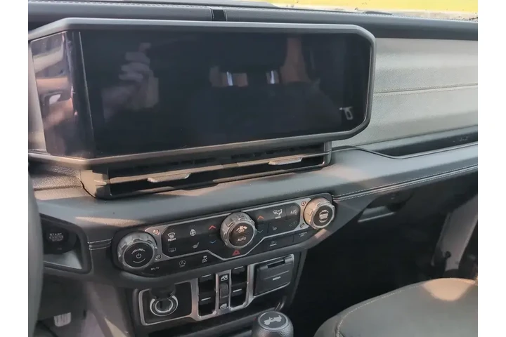 $33668 : Jeep Wrangler 2024 4x4 Sahar image 8