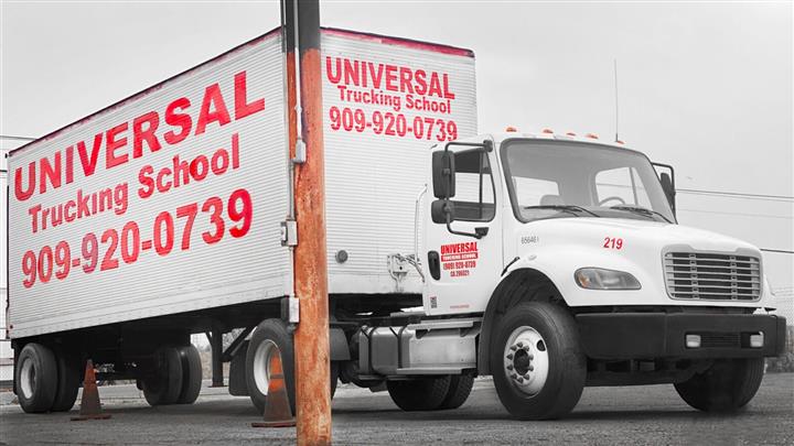 Universal Truck & Bus Driving image 5