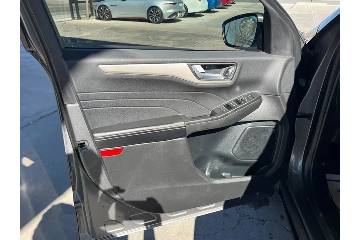 2021 Escape SE AWD image 10