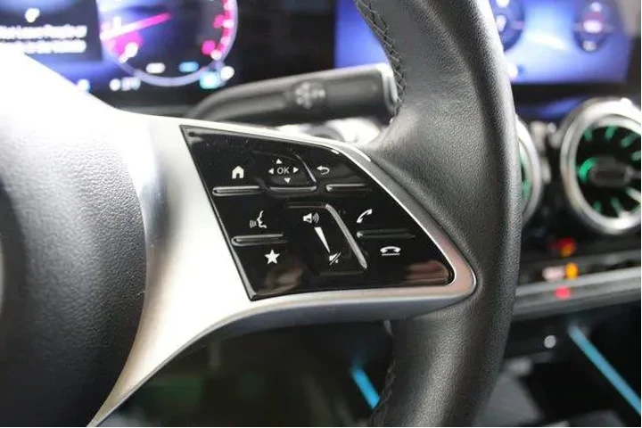 $34977 : Mercedes-Benz GLB 2024 GLB 2 image 10