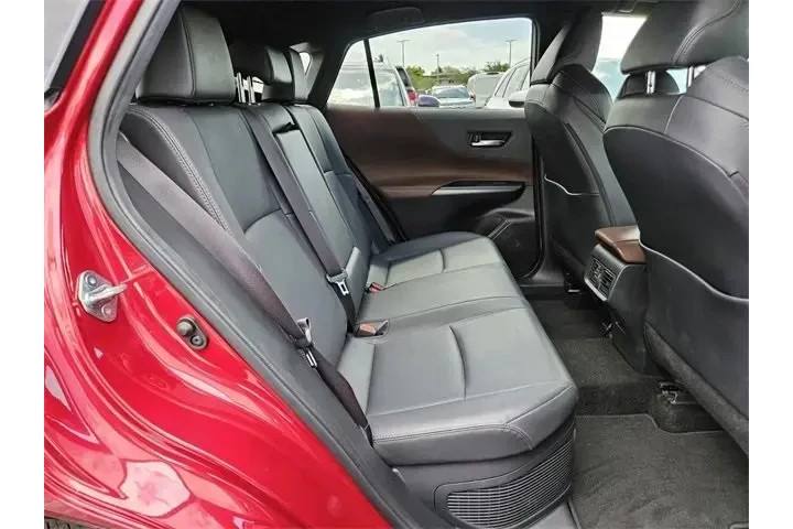 $31990 : Toyota Venza 2022 AWD XLE 4d image 10