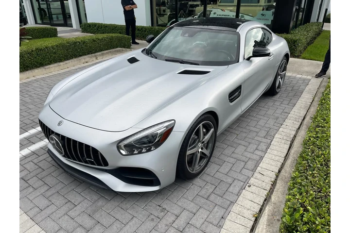 Mercedes AMG GT Coup image 4