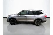 $31850 : Honda Pilot 2022 AWD SE 4dr thumbnail