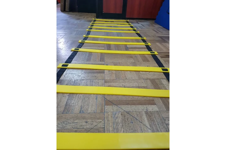 $1 : Escalera de entrenamiento image 2