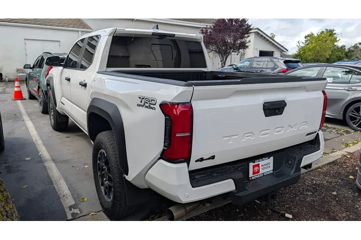 $49899 : Gold Certified 2025 Tacoma Hy image 10