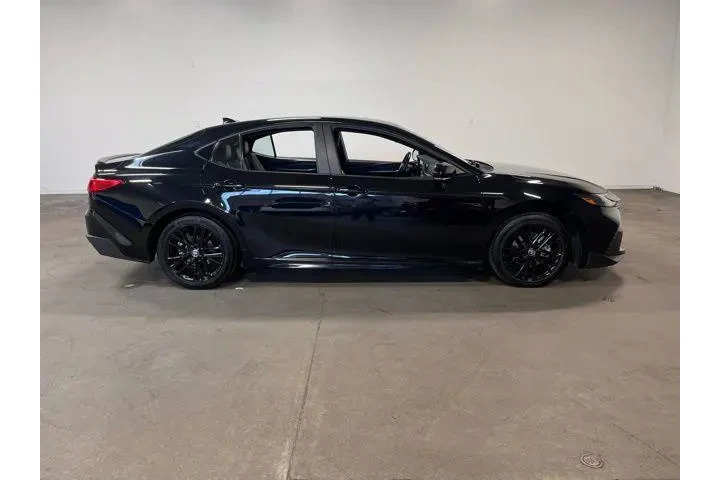 $29443 : Toyota Camry 2025 SE 4dr Sed image 2