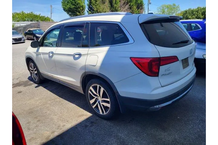 $11452 : Honda Pilot 2016 Touring 4dr image 6