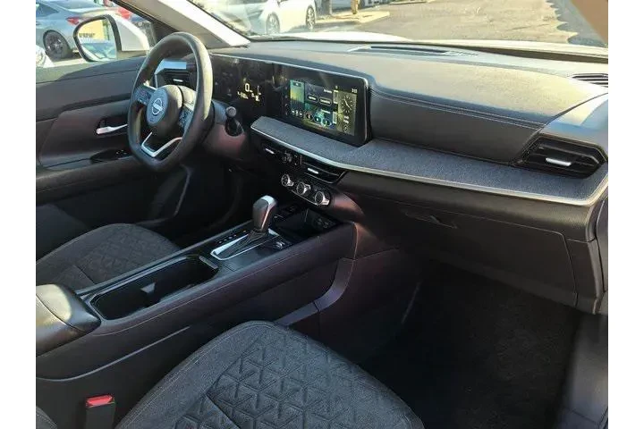 $20995 : Nissan Kicks 2025 SV 4dr Cro image 10