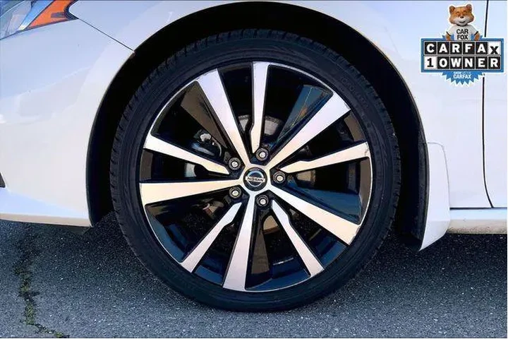 $9985 : Nissan Altima 2021 2.5 SR 4d image 9