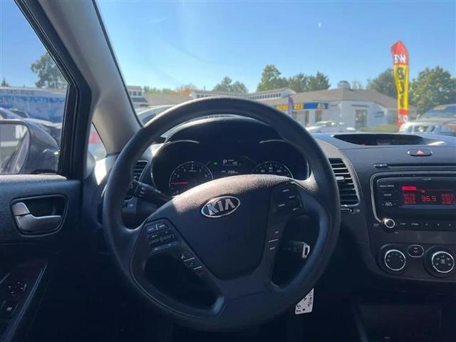 $11850 : 2018 KIA FORTE image 9