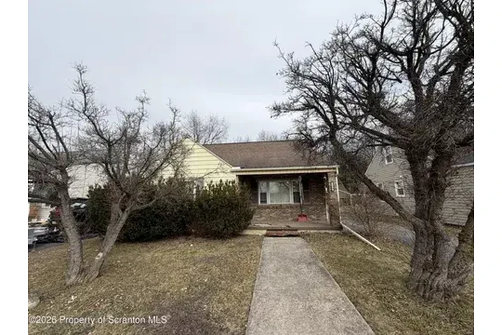 $1200 : Spacious 1BR 2 BA $1200 image 2