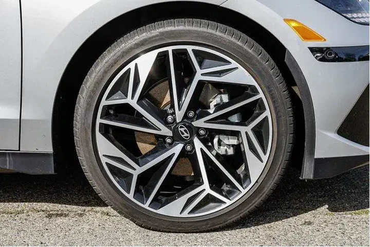 $31991 : Hyundai IONIQ 6 2025 AWD Lim image 9