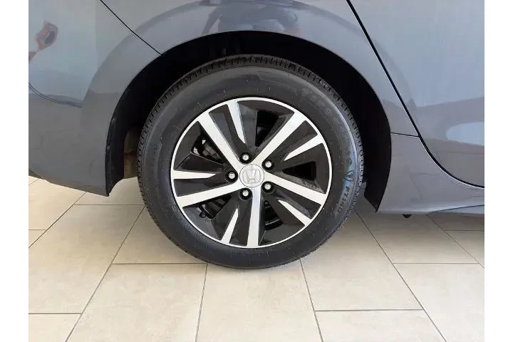 $22215 : Honda Civic 2023 LX 4dr Hatc image 2