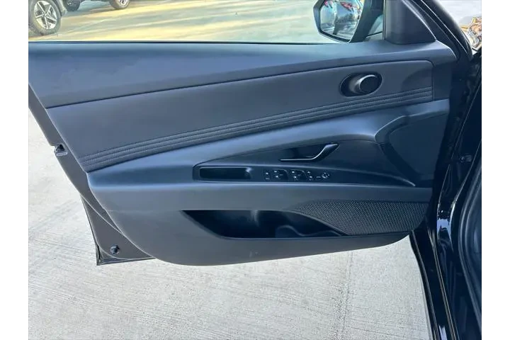 $23997 : Hyundai ELANTRA Hybrid 2025 image 9