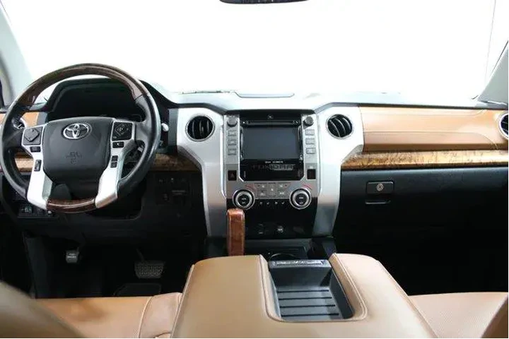 $32988 : Toyota Tundra 2019 4x2 1794 image 2