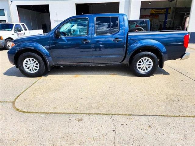 $18995 : 2017 Frontier Crew Cab For Sa image 9