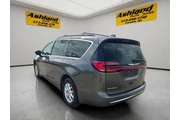 $17900 : 2022 Pacifica Touring L thumbnail