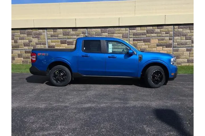 $27340 : Ford Maverick 2022 AWD XL 4d image 2