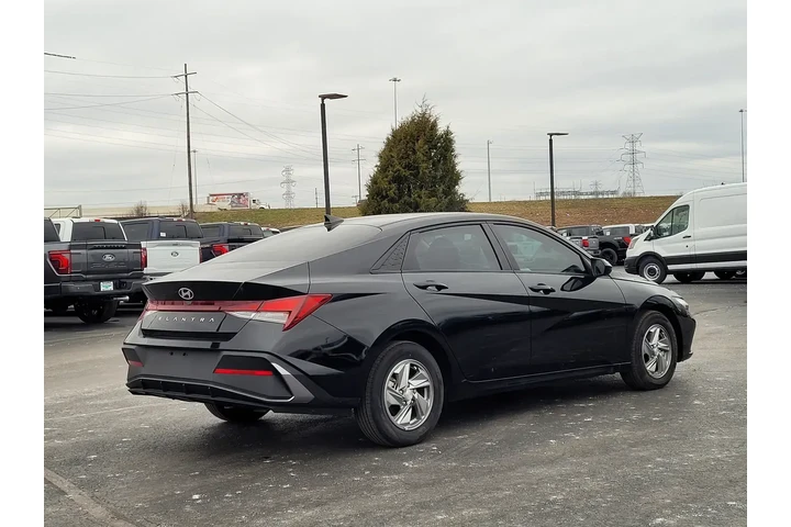 $19989 : Hyundai ELANTRA 2024 SE 4dr image 4
