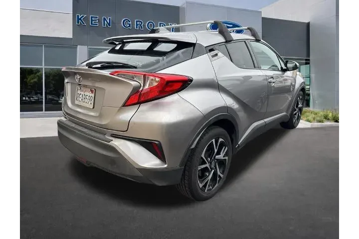 $16290 : Toyota C-HR 2018 XLE 4dr Cro image 3