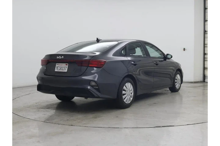 $16998 : Kia Forte 2023 LX 4dr Sedan image 8