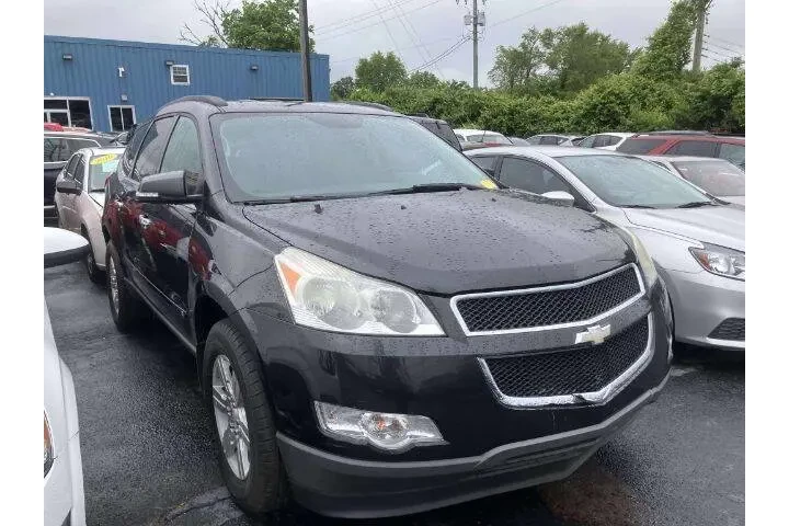 2011 Traverse LS image 3