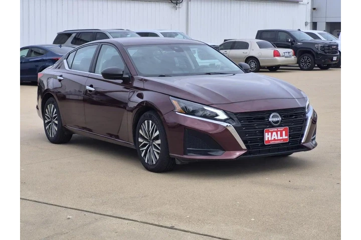 $20902 : Nissan Altima 2025 2.5 SV 4d image 1