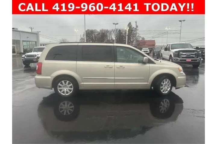 $7900 : Chrysler Town and Country 20 image 8
