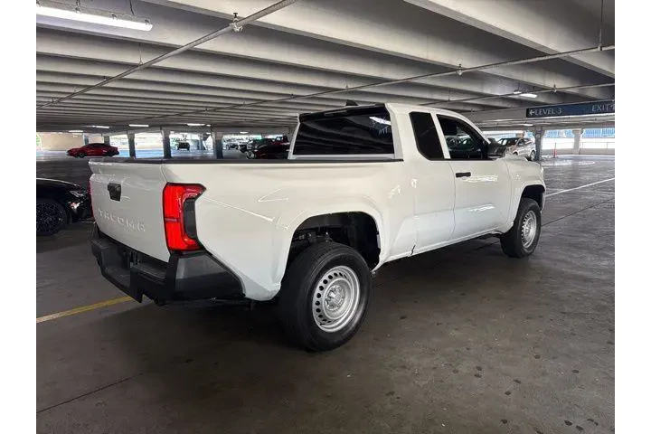 $28997 : Toyota Tacoma 2024 4x2 SR 2d image 3
