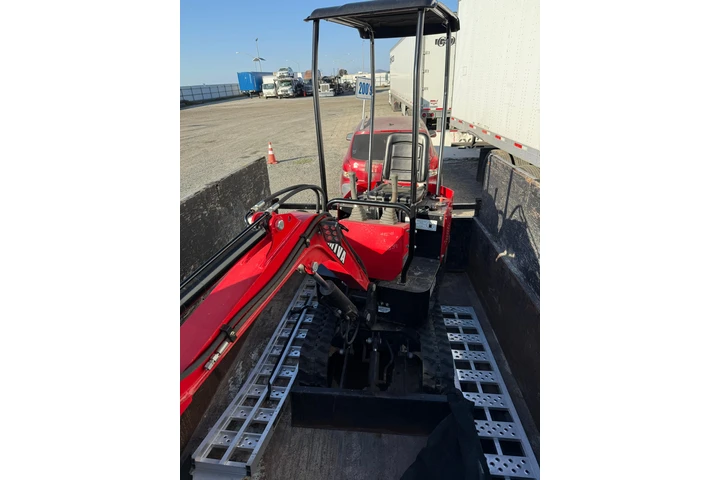 $10000 : Mini escabadora y Traila image 1