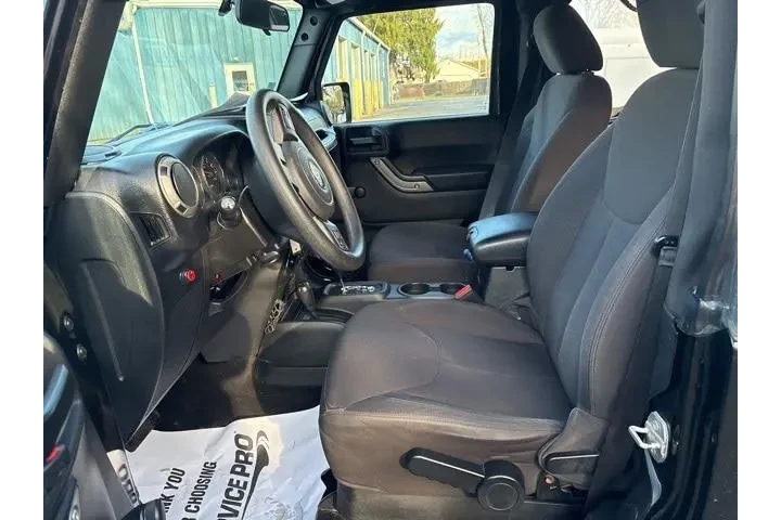 $14240 : Jeep Wrangler 2015 4x4 Sport image 8