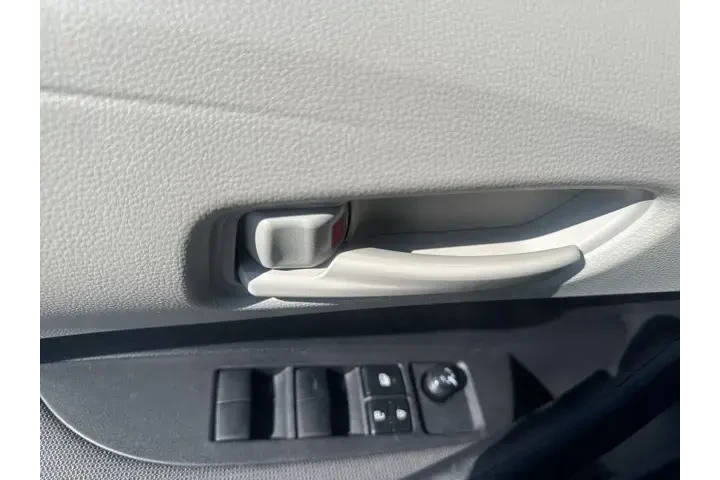 $20190 : Toyota Corolla 2025 LE 4dr S image 9