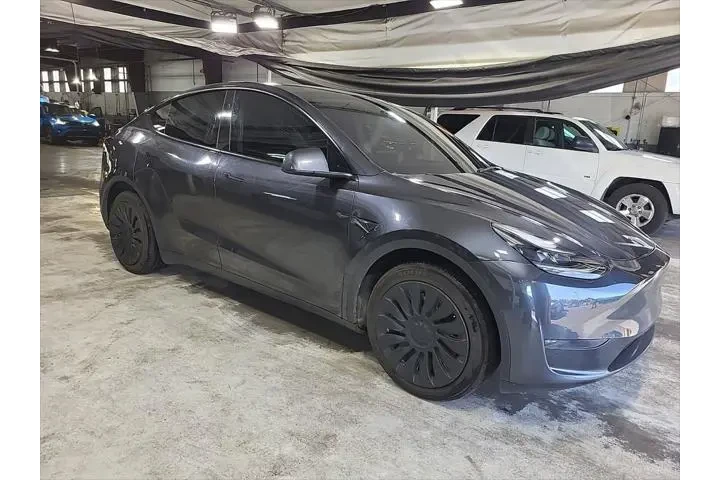 $29490 : Tesla Model Y 2024 AWD Long image 3