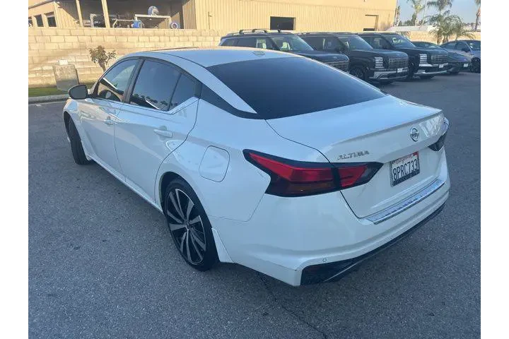 $15995 : Nissan Altima 2020 2.5 SR 4d image 3