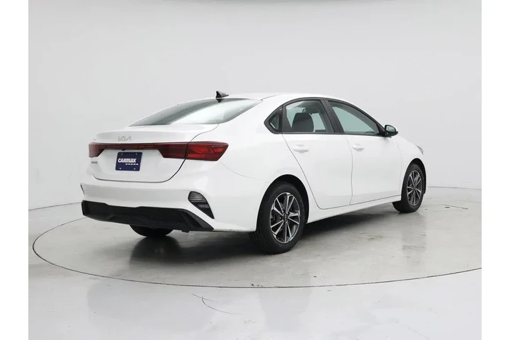 $18998 : Kia Forte 2024 LXS 4dr Sedan image 8