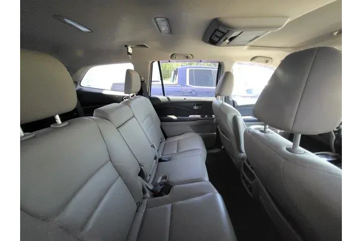 $11452 : Honda Pilot 2016 Touring 4dr image 9