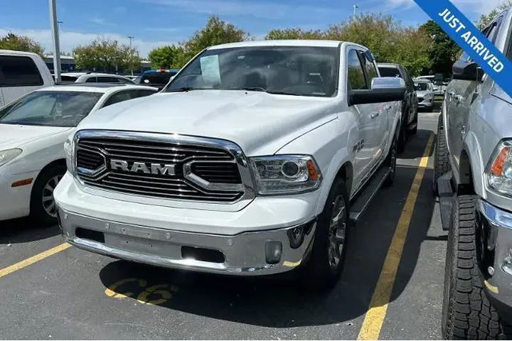 $23995 : Ram 1500 2017 4x4 Laramie Li image 1