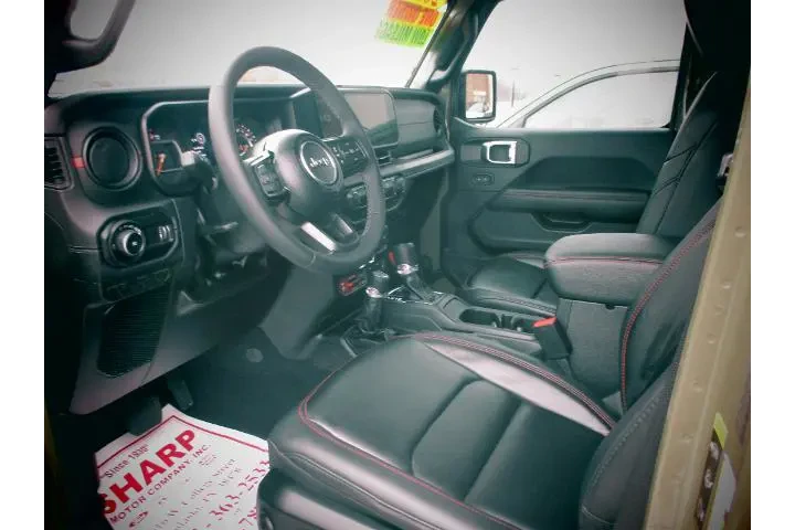 Jeep Wrangler 2025 4x4 Rubic image 4