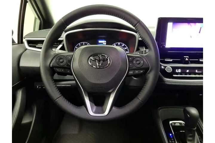 $22998 : Toyota Corolla Hatchback 202 image 10