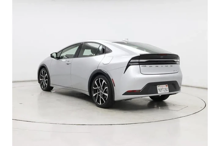 $35998 : Toyota Prius Plug-in Hybrid image 2