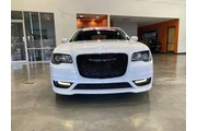 $23129 : Chrysler 300 2022 Touring L thumbnail