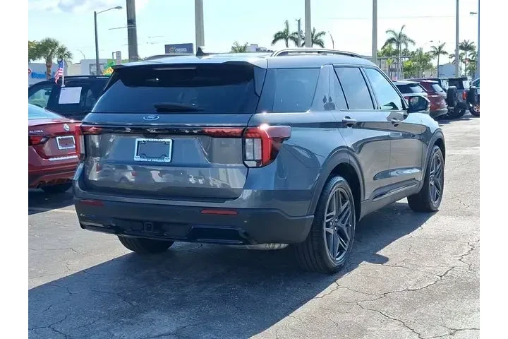 $38990 : Ford Explorer 2025 ST-Line 4 image 4