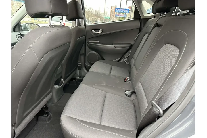 $19985 : Hyundai KONA 2023 AWD SEL 4d image 9