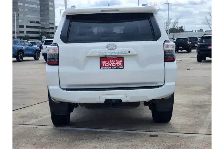 $29134 : Toyota 4Runner 2022 4x2 SR5 image 6