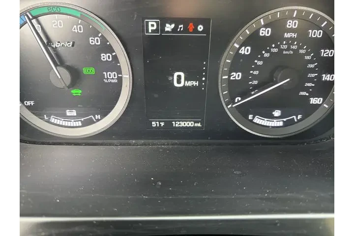 $9431 : Pre-Owned 2016 Sonata Hybrid image 5