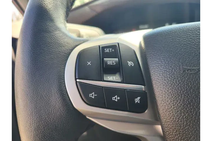 $30015 : Ford Explorer 2023 AWD XLT 4 image 7
