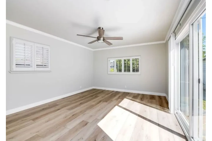 $2425 : 3Bed 2Bath in James M Wood, LA image 5
