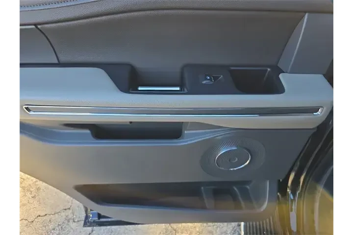 $29990 : Ford Expedition 2020 4x2 XLT image 9