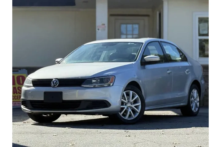 2011 Jetta SE image 2